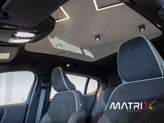 VOLVO-C40-2022