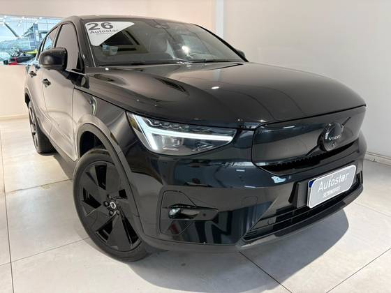 VOLVO EC40 P8 RECHARGE TWIN ELECTRIC ULTRA BLACK EDITION AWD