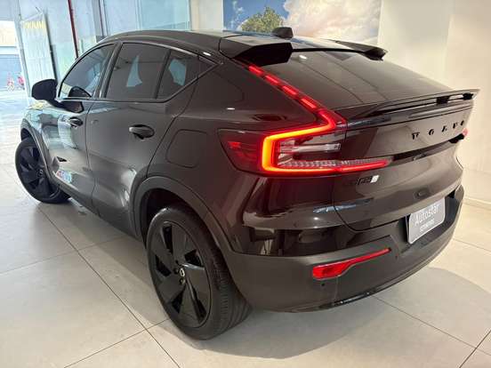 VOLVO-EC40-P8 RECHARGE TWIN ELECTRIC ULTRA BLACK EDITION AWD VOLVO-EC40-2025