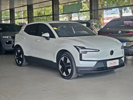 VOLVO-EX30-2024
