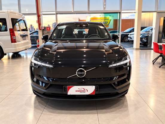 VOLVO-EX30-2024