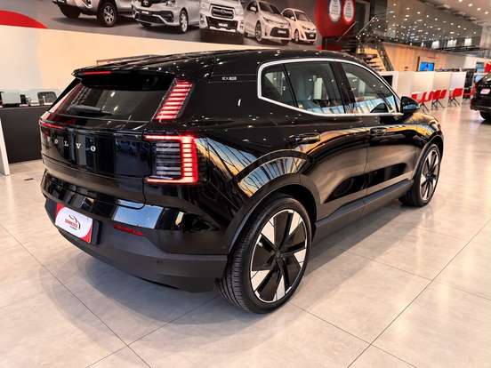 VOLVO-EX30-2024