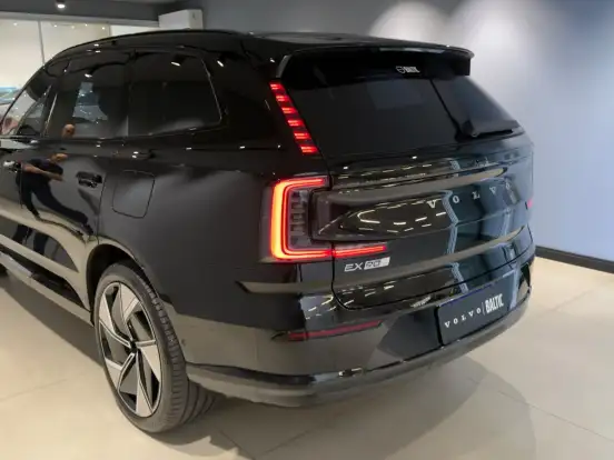 VOLVO-EX90-P8 RECHARGE TWIN ELECTRIC PERFORMANCE ULTRA AWD VOLVO-EX90-2025