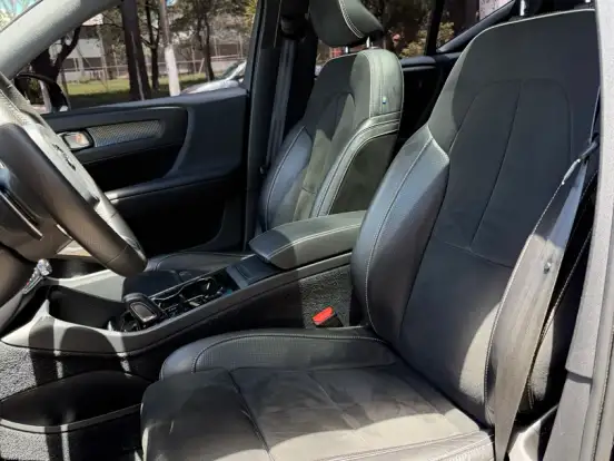 VOLVO-XC40-2.0 T5 GASOLINA R-DESIGN AWD GEARTRONIC VOLVO-XC40-2019
