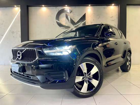 VOLVO-XC40-2018