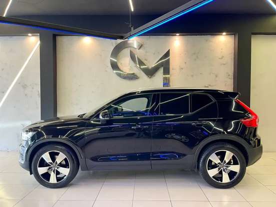 VOLVO-XC40-2.0 T5 GASOLINA MOMENTUM AWD GEARTRONIC VOLVO-XC40-2018