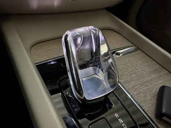 VOLVO-XC60-2022