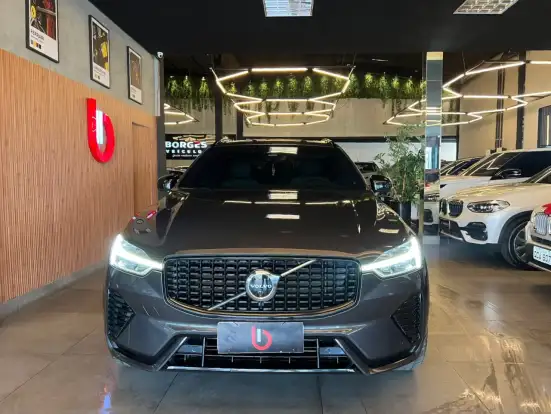 VOLVO-XC60-2022