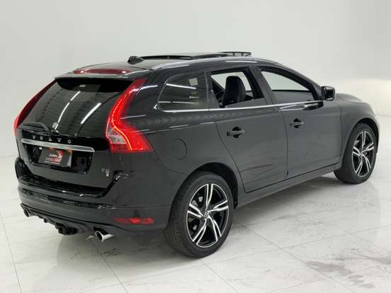 VOLVO-XC60-2016