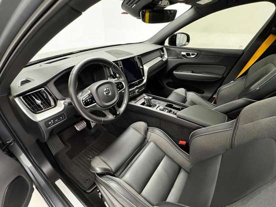 VOLVO-XC60-2021
