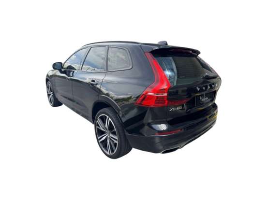 VOLVO-XC60-2021