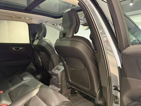 VOLVO-XC60-2022