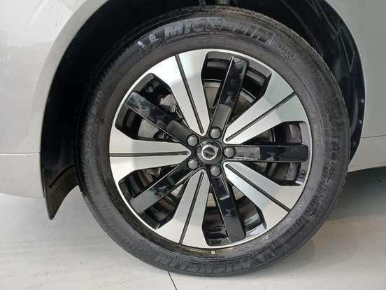 VOLVO-XC60-2022