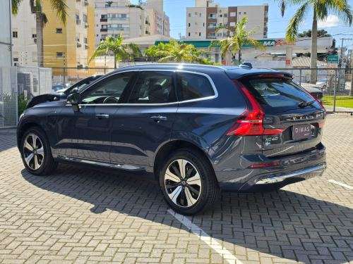 VOLVO-XC60-2023