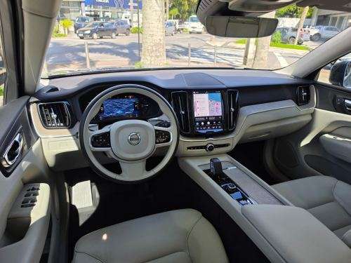 VOLVO-XC60-2023