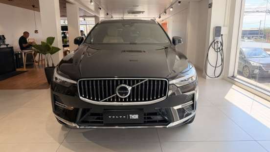 VOLVO-XC60-2023