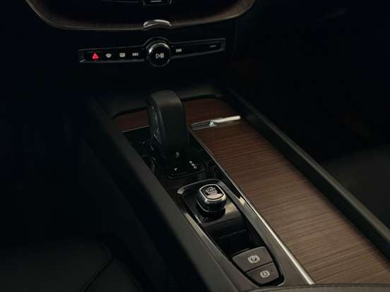 VOLVO-XC60-2.0 T8 RECHARGE ULTIMATE DARK AWD GEARTRONIC VOLVO-XC60-2024