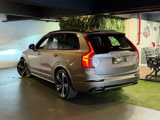 VOLVO-XC90-2019