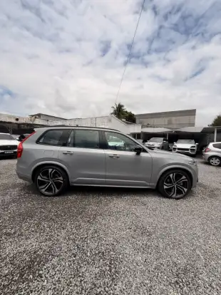 VOLVO-XC90-2023