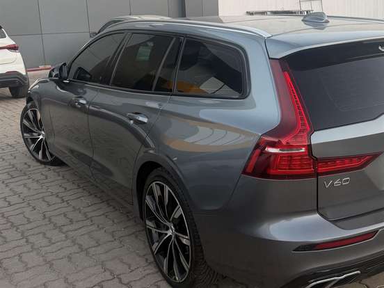 VOLVO-V60-2.0 T5 GASOLINA MOMENTUM GEARTRONIC VOLVO-V60-2019