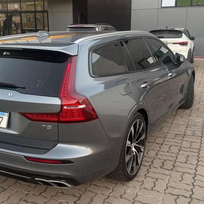 VOLVO-V60-2019
