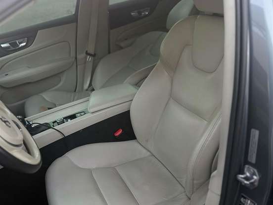 VOLVO-V60-2.0 T5 GASOLINA MOMENTUM GEARTRONIC VOLVO-V60-2019