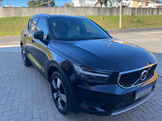 VOLVO XC40 2.0 T4 GASOLINA MOMENTUM GEARTRONIC