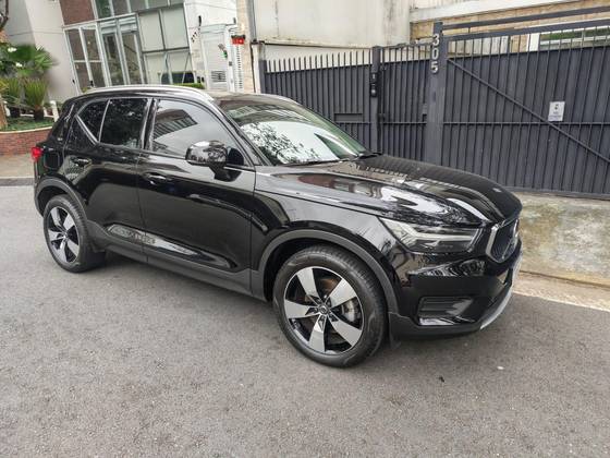 VOLVO XC40 2.0 T4 GASOLINA MOMENTUM GEARTRONIC