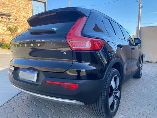 VOLVO-XC40-2.0 T4 GASOLINA MOMENTUM GEARTRONIC VOLVO-XC40-2020