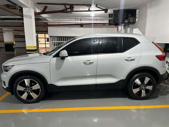 VOLVO-XC40-2.0 T4 GASOLINA MOMENTUM GEARTRONIC VOLVO-XC40-2020