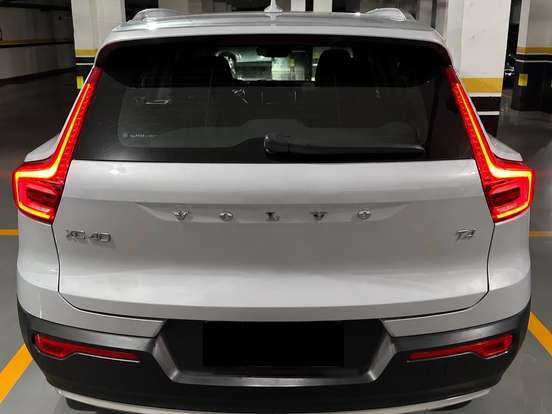 VOLVO-XC40-2.0 T4 GASOLINA MOMENTUM GEARTRONIC VOLVO-XC40-2020