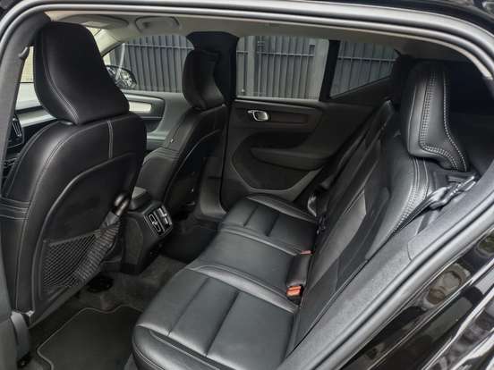 VOLVO-XC40-2.0 T4 GASOLINA MOMENTUM GEARTRONIC VOLVO-XC40-2020