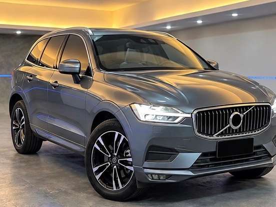 VOLVO-XC60-2.0 T5 GASOLINA MOMENTUM AWD GEARTRONIC VOLVO-XC60-2021