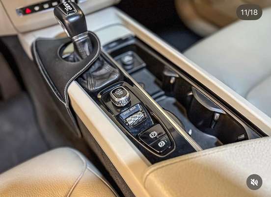 VOLVO-XC60-2021