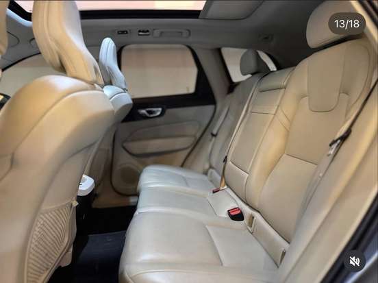 VOLVO-XC60-2021