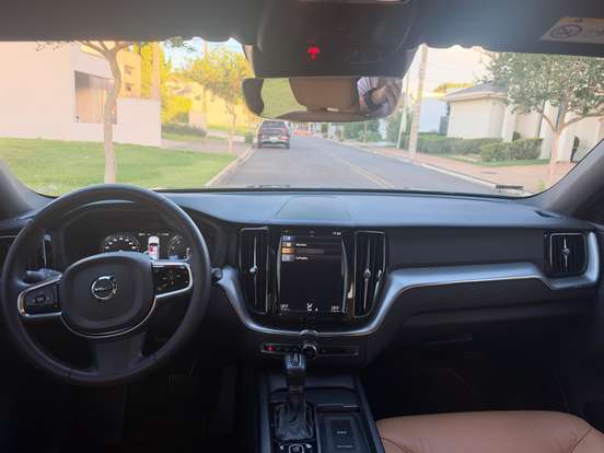 VOLVO-XC60-2.0 T5 GASOLINA MOMENTUM AWD GEARTRONIC VOLVO-XC60-2019