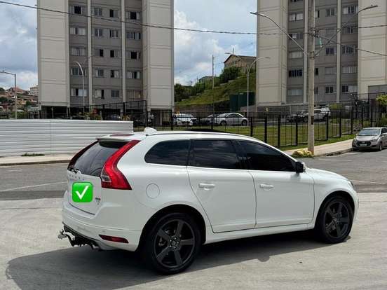 VOLVO-XC60-2.0 T5 R DESIGN TURBO GASOLINA 4P AUTOMÁTICO VOLVO-XC60-2013