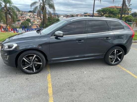 VOLVO-XC60-2015