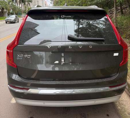 VOLVO-XC90-2022