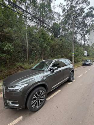 VOLVO-XC90-2022