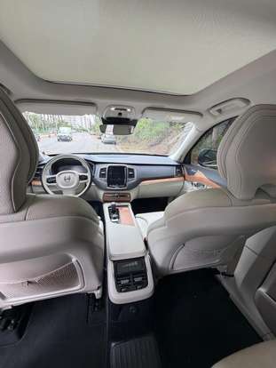 VOLVO-XC90-2022