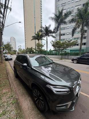 VOLVO-XC90-2022