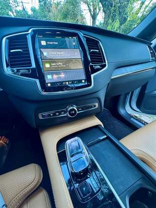 VOLVO-XC90-2023