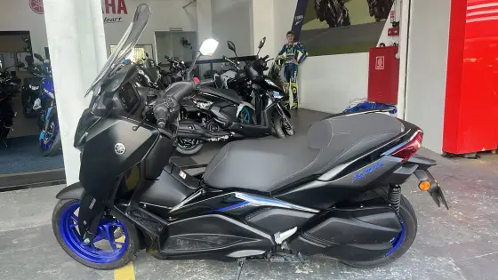 YAMAHA XMAX 300 CONNECTED ABS 