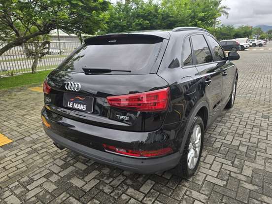 AUDI-Q3-2018