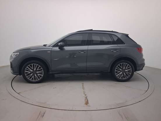 AUDI-Q3-2023