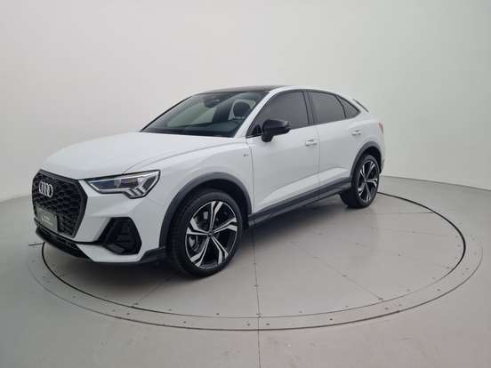AUDI-Q3-2023