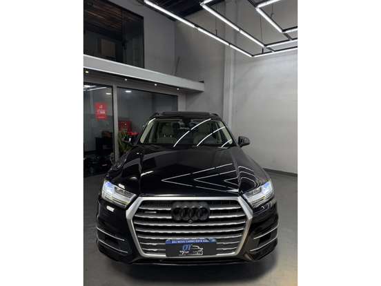 AUDI-Q7-2017