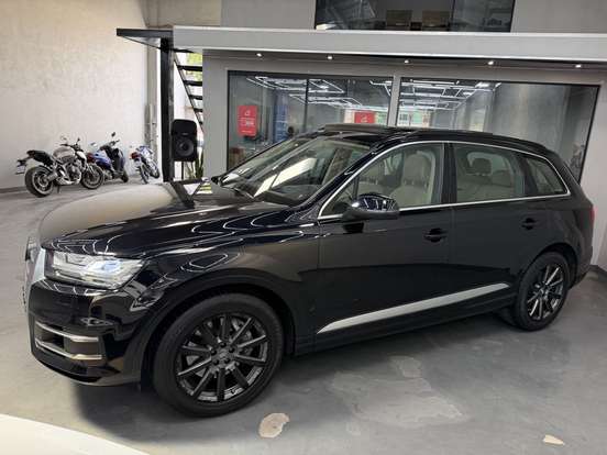 AUDI-Q7-2017
