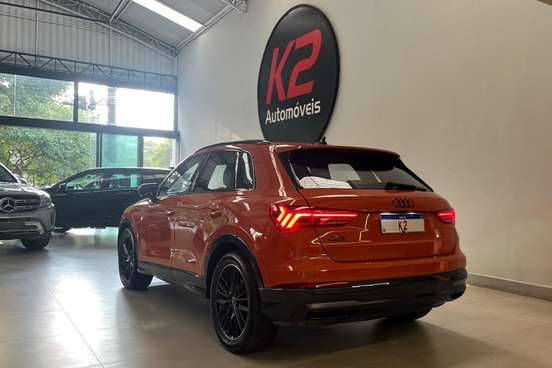 AUDI-Q3-2021